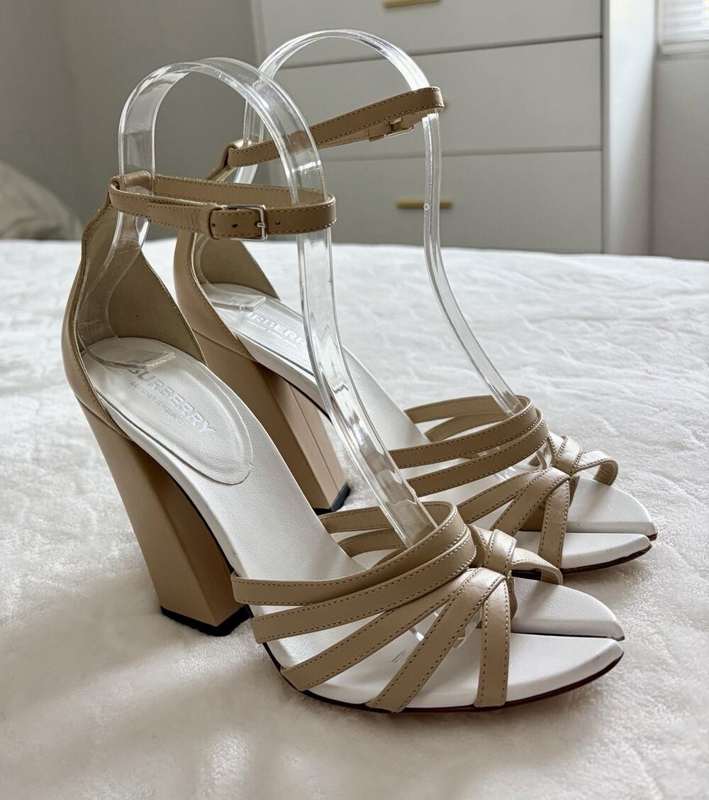NWOB BURBERRY Size 36 US 6 Hove Ankle Strap Thong Sandals Check Split Toe Beige